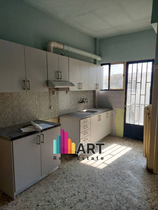 (For Sale) Residential Floor Apartment || Athens Center/Chalkidona - 94 Sq.m, 3 Bedrooms, 110.000€ 