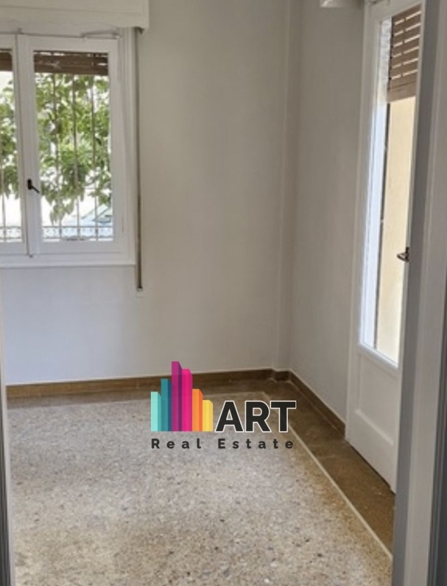 (For Rent) Commercial Commercial Property || Athens Center/Vyronas - 56 Sq.m, 450€ 